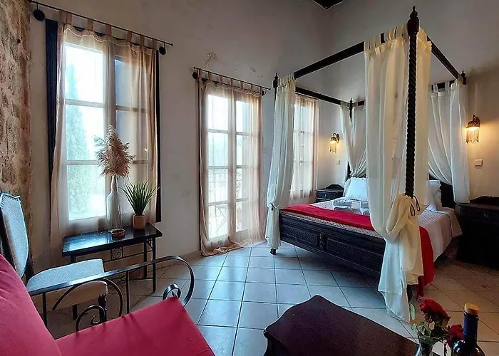 Saint Michel Old Town Hotel 3*