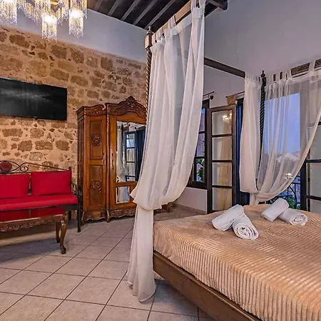 Hotel Saint Michel 3*