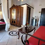 Saint Michel Old Town Otel
