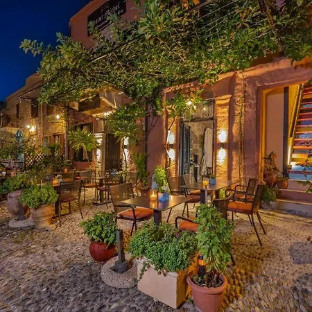 Hotel Saint Michel Old Town 3*